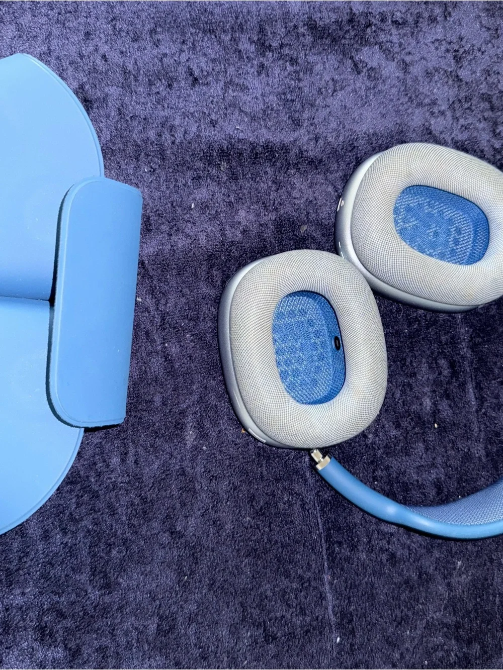 Apple AirPods Max Silver with Blue Headband